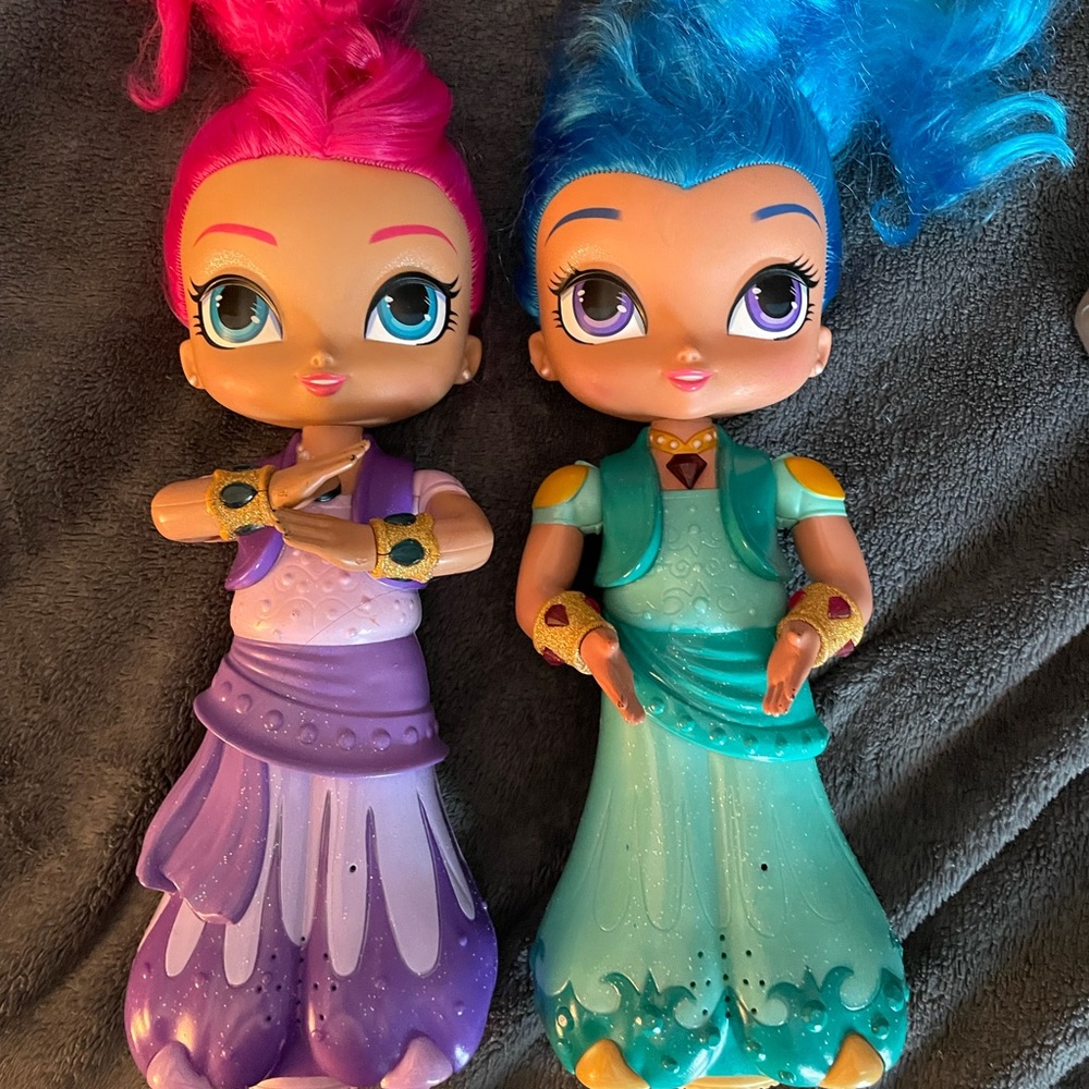 Shimmer and Shine dolls